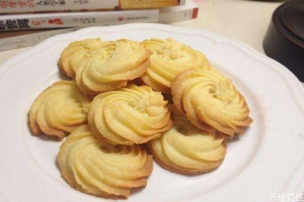 如何制作黄油饼干吃黄油饼干的简单方法