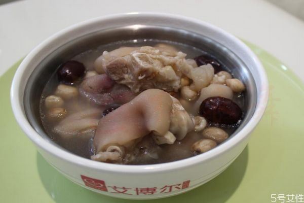 花生猪脚汤怎么做好吃 花生猪脚汤的简单做法