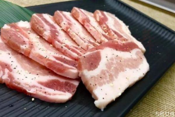 五花肉怎么做好吃 五花肉的简单做法
