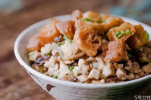 糯米饭怎么做好吃 糯米饭的简单做法