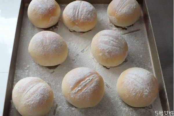 白面包是什么面包 白面包的热量高吗