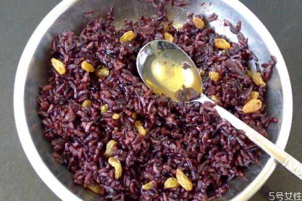 什么是紫米呢 吃紫米有什么好处呢