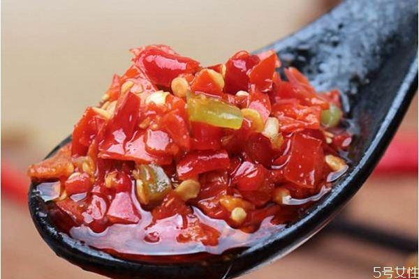 什么是剁椒呢 剁椒和泡椒有什么区别呢