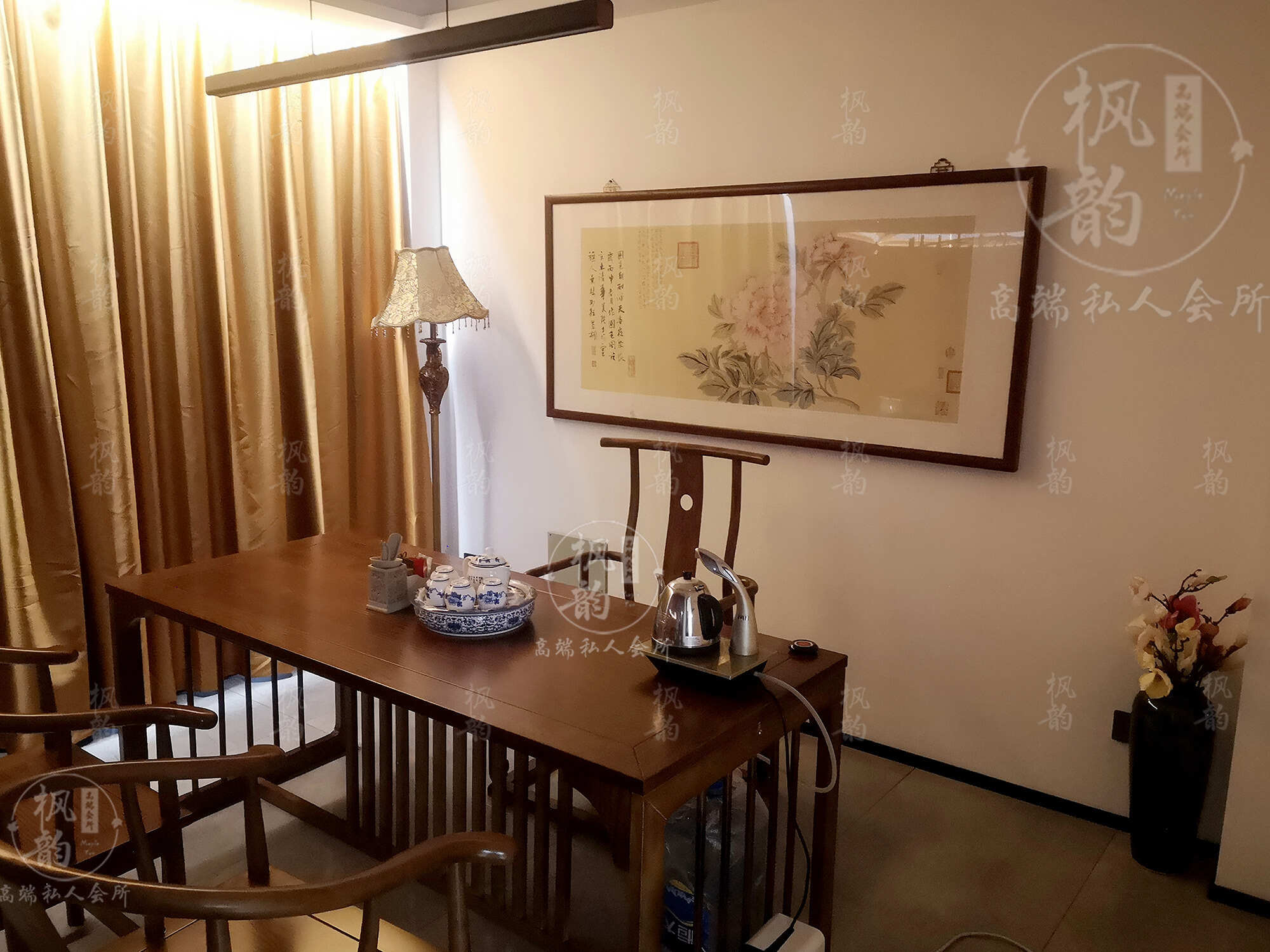 玄武区休闲会所探秘：各具特色，夜幕下的浴池盛宴