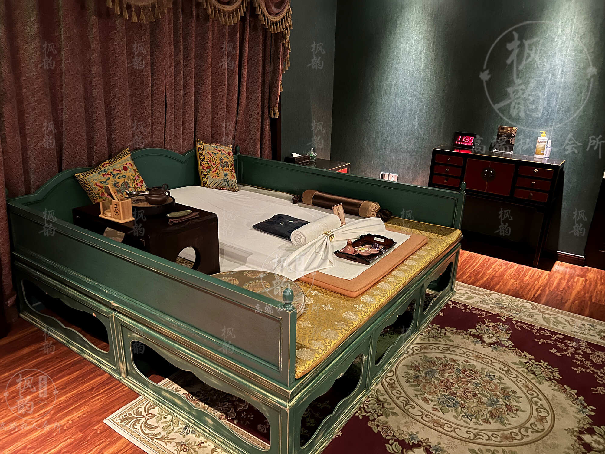 兄弟带我探秘陆家嘴洗浴，独特花样体验新风尚