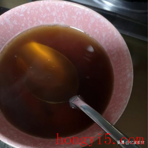 葱白姜片红糖煮水的功效与作用(葱白生姜大蒜水的功效与作用)插图2