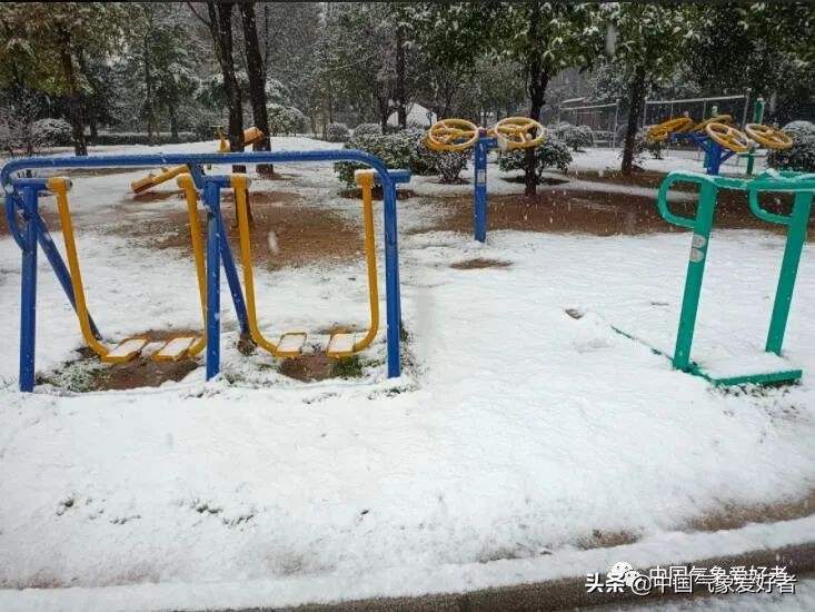 暴雪袭击云贵川湘赣，湖南局部积雪打破历史纪录！江浙沪飘雪在即