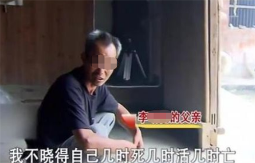 37岁四川博士生在家啃老，父亲痛心，博