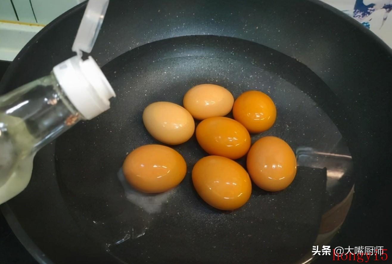 水煮鸡蛋怎么煮好吃-（怎么煮鸡蛋不破壳还好剥皮）(图6)