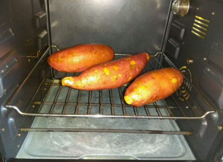 烤箱烤红薯用什么模式 为什么很干