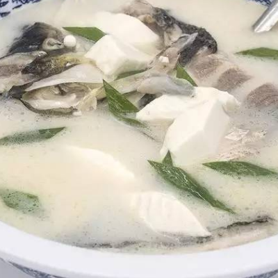 鱼汤怎么去腥味 越白越有营养吗