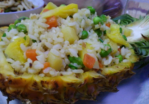 菠萝饭用什么米 用菠萝还是凤梨