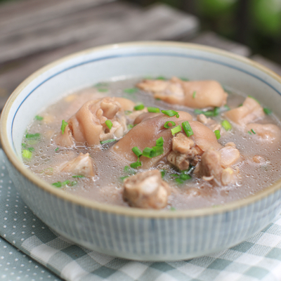 猪蹄炖汤怎么去腥味 好吃有营养的做法推