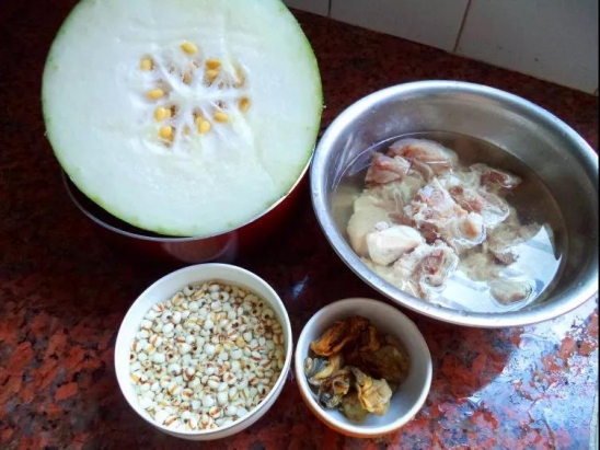 冬瓜薏米排骨汤的做法 功效有哪些