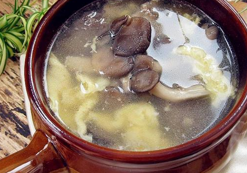 杂骨菌菇汤的家常制作方法 吃了有什么好