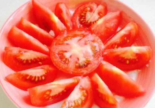 凉拌西红柿怎么做好吃 放多少糖