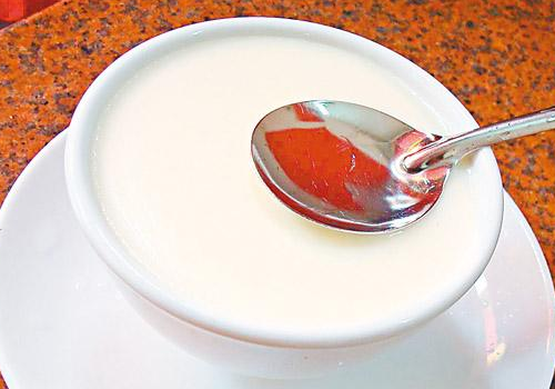 姜撞奶是哪里的特产 可以用纯牛奶吗