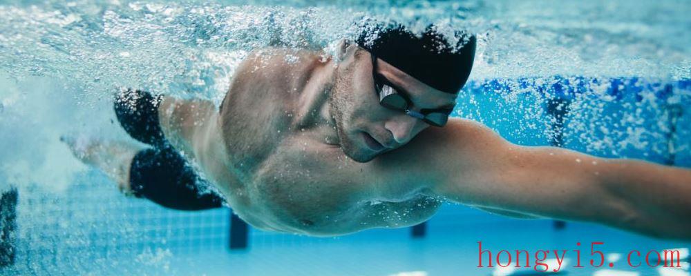 男人游泳 健身 男性休闲 休闲 水质指标 卫生 游泳馆